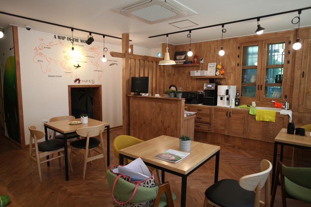 Yeosu Inn Hostel מראה חיצוני תמונה
