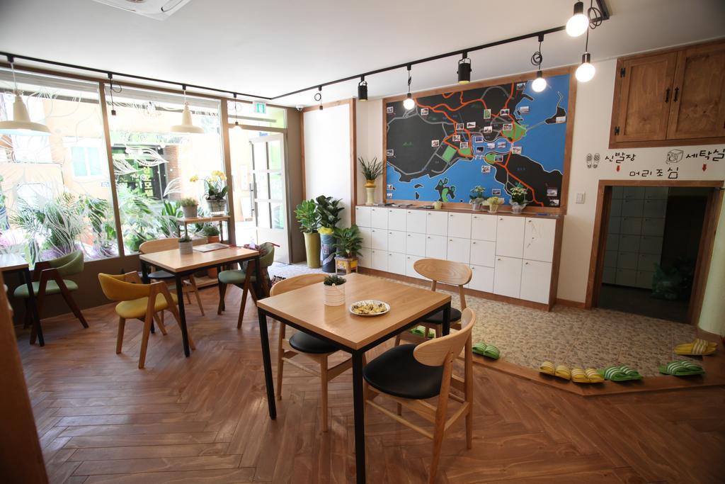 Yeosu Inn Hostel מראה חיצוני תמונה