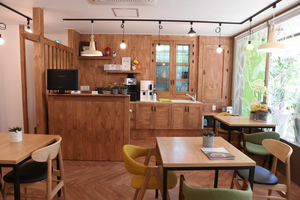 Yeosu Inn Hostel מראה חיצוני תמונה