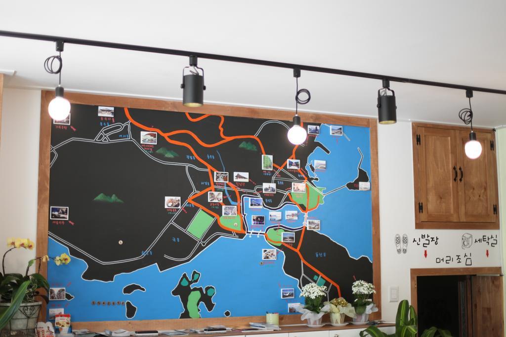 Yeosu Inn Hostel מראה חיצוני תמונה