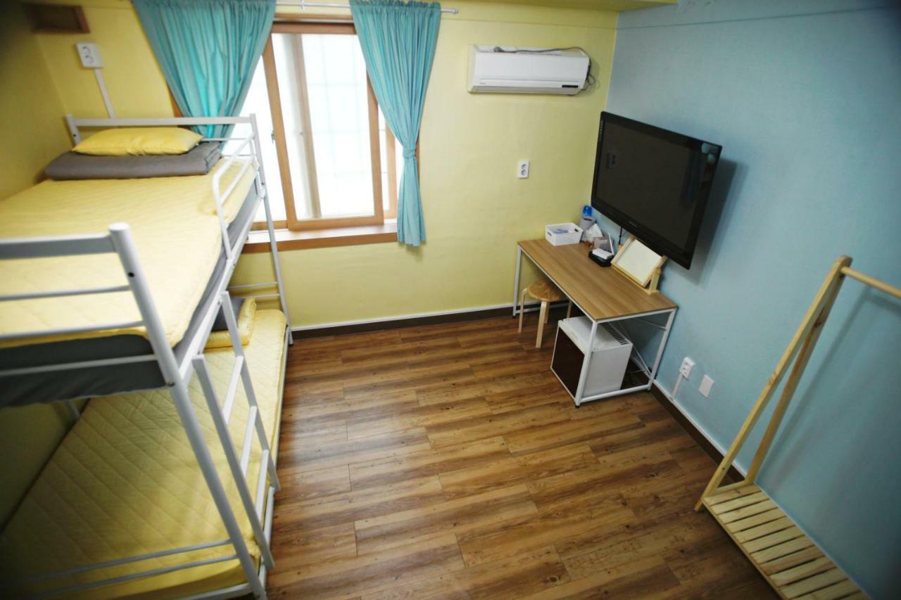 Yeosu Inn Hostel מראה חיצוני תמונה