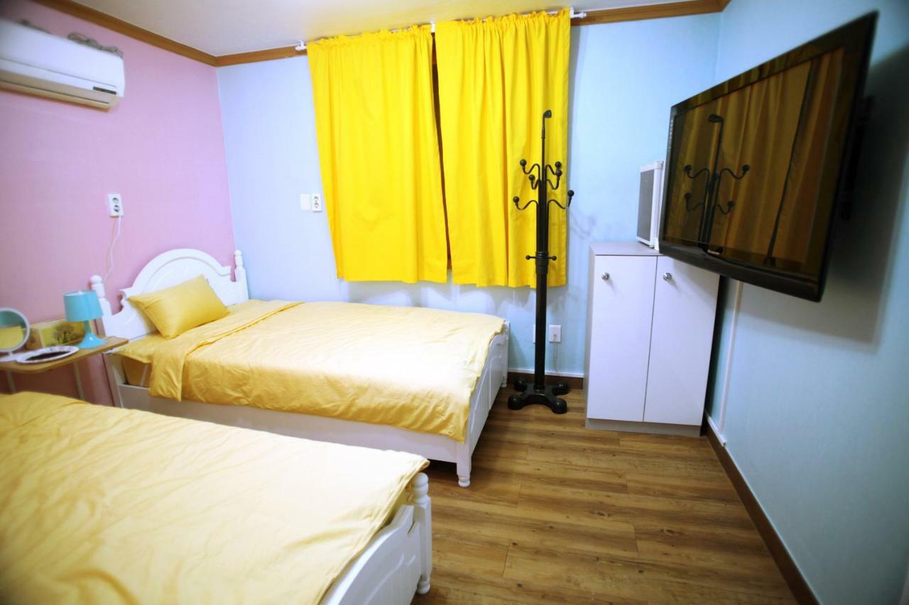 Yeosu Inn Hostel מראה חיצוני תמונה