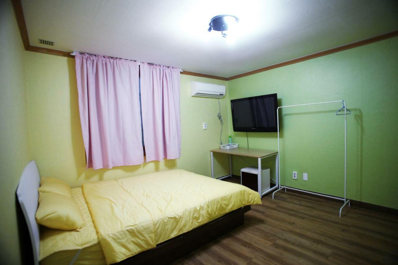 Yeosu Inn Hostel מראה חיצוני תמונה